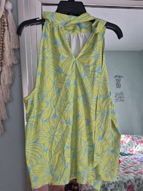 New York & Company Yellow Floral Sleeveless Tank with Light Blue Ground